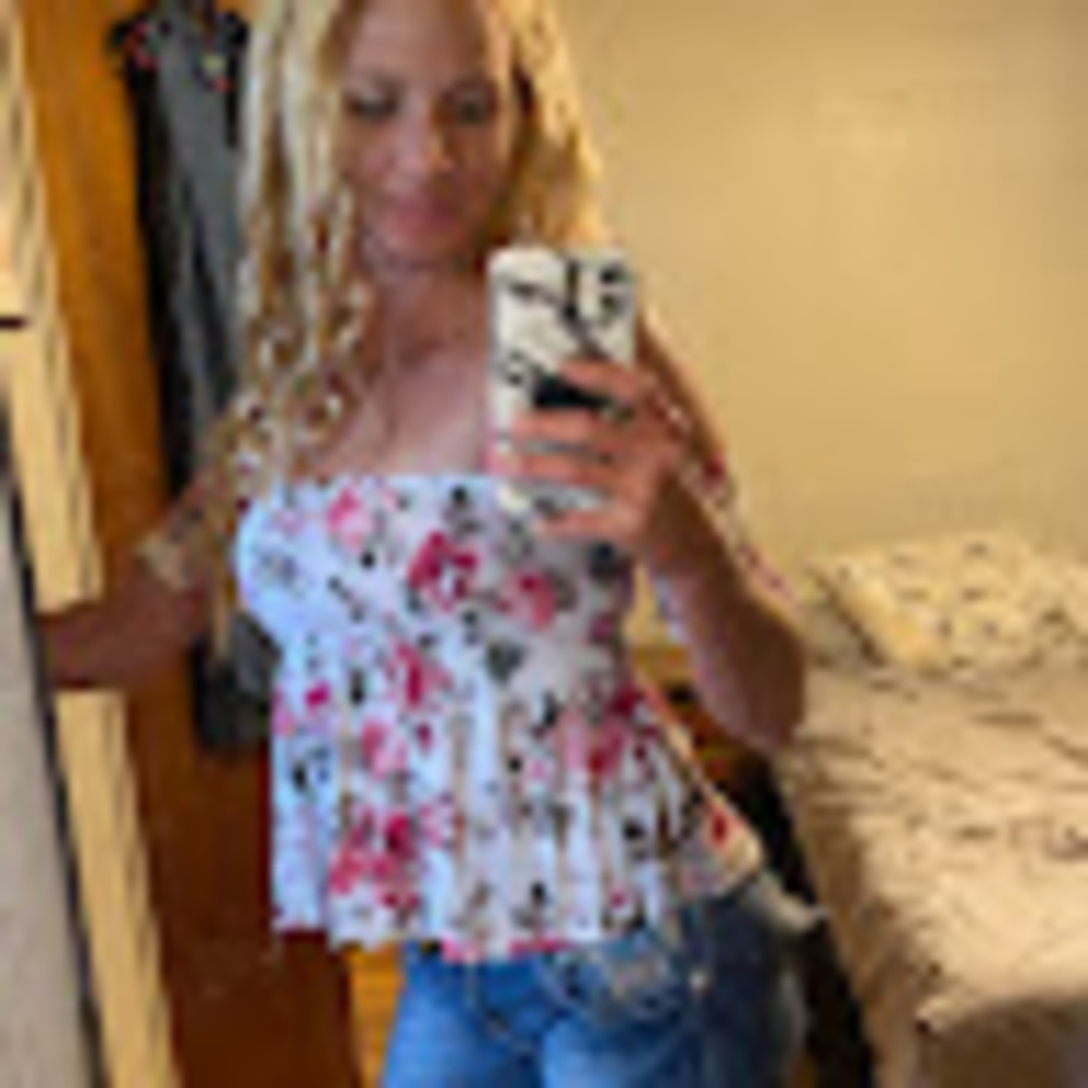 Meet your Posher, Brittney